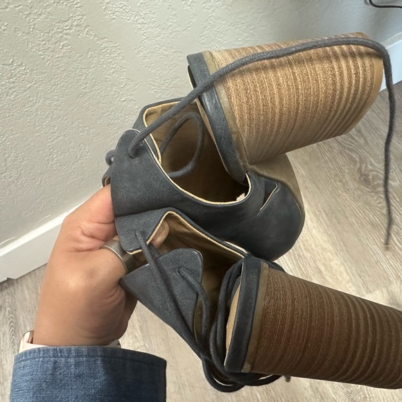 Kenneth Cole Slip On Open Toe Blue/Beige Block Heel Leather Size 7M - Picture 4 of 14